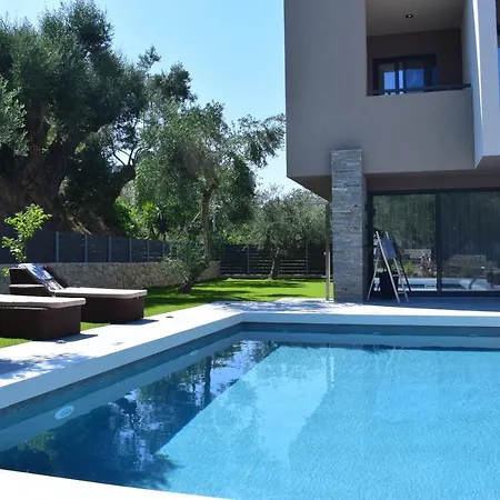 Villa Aguacate Meliti With Heated Private Swimming Pool